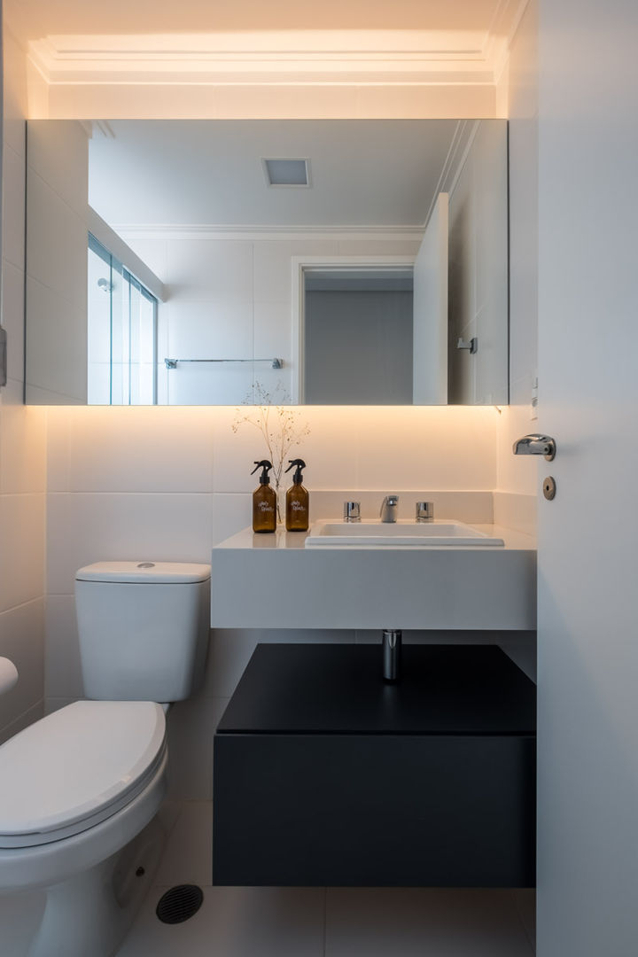 Banheiro Mirá Arquitetura Banheiros modernos MDF Branco banheiro moderno,banheiro social,banheiro pequeno,apartamento pequeno