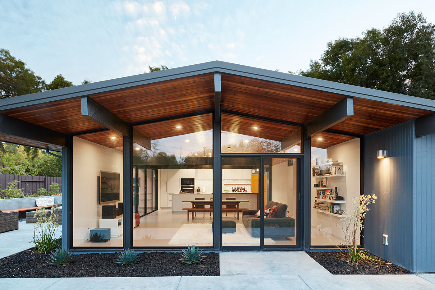 Palo Alto Eichler Remodel by Klopf Architecture Klopf Architecture Modern home