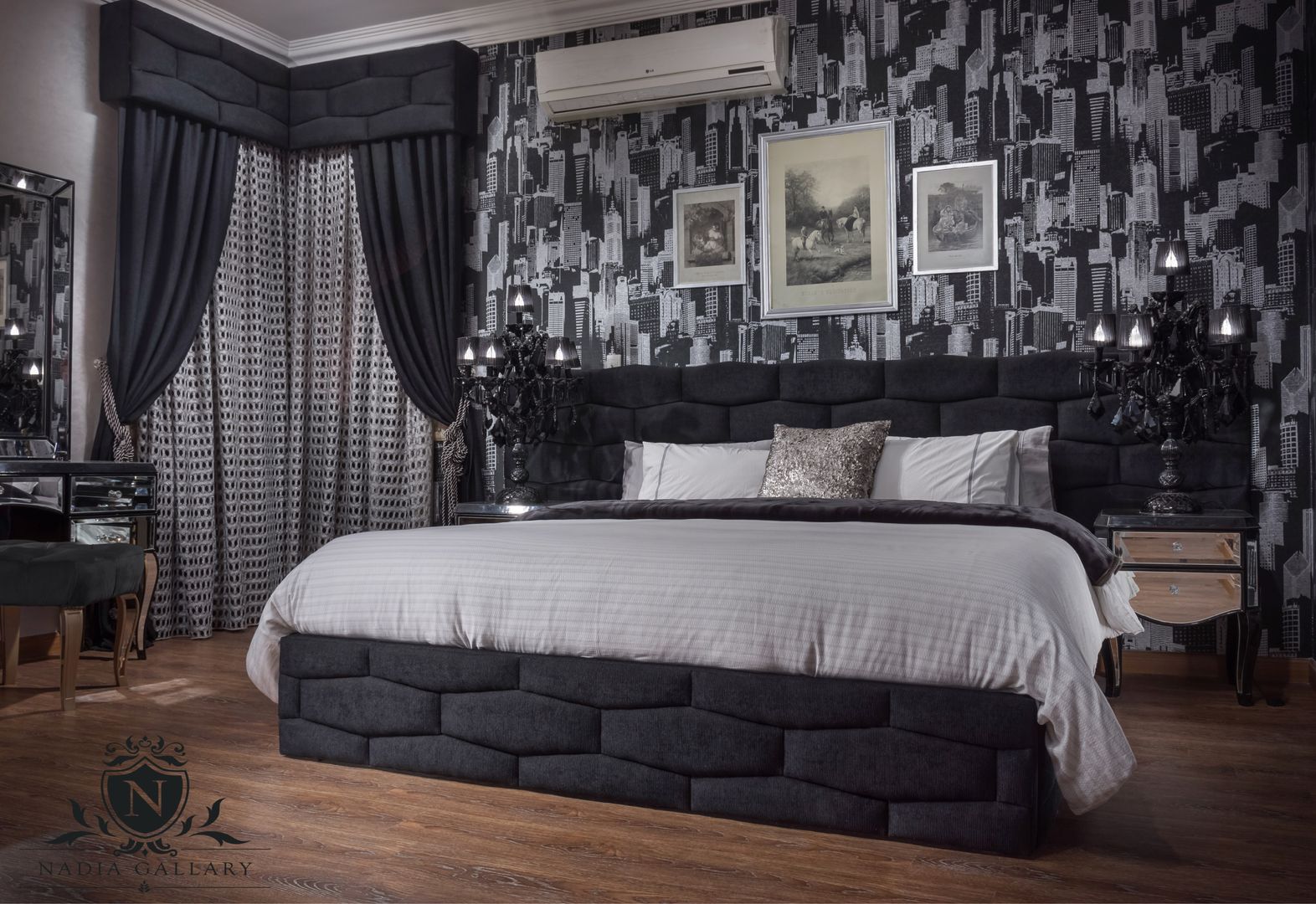 Ultra modern luxury bedroom Never be scared of black, NADIA .Gallery NADIA .Gallery غرفة نوم خشب Wood effect Beds & headboards