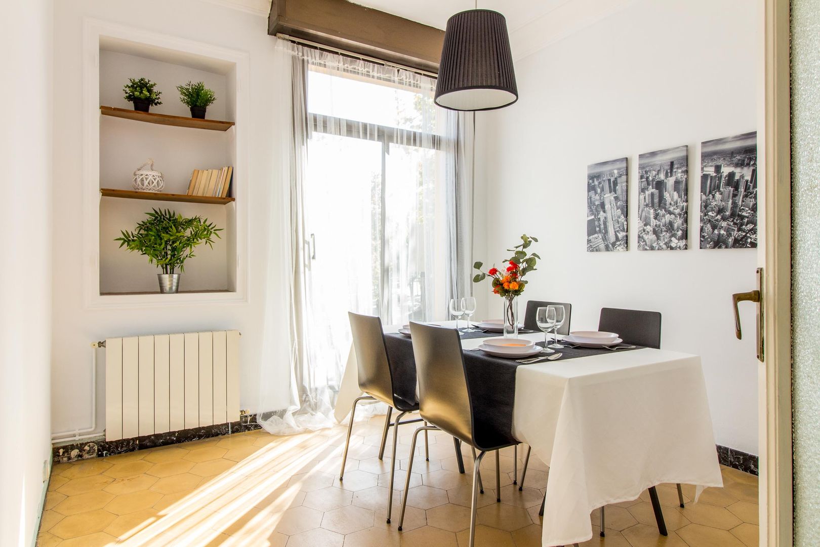 Home staging en piso para reformar, Impuls Home Staging en Barcelona Impuls Home Staging en Barcelona Modern dining room