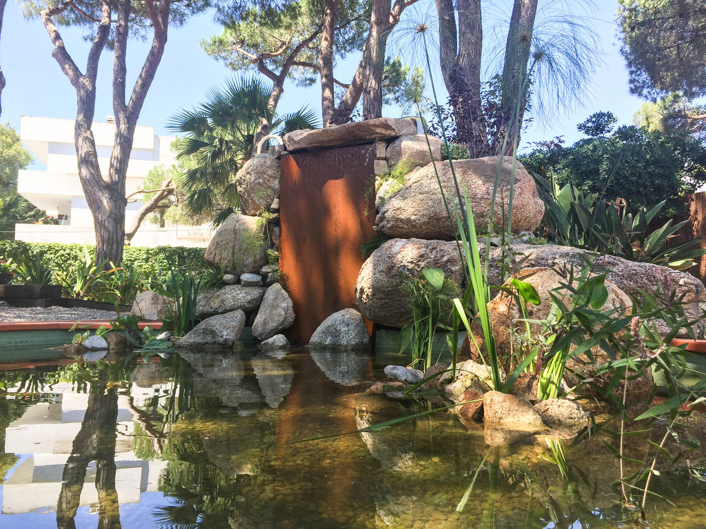 Jardin en La Fosca, Nosaltres Toquem Fusta S.L. Nosaltres Toquem Fusta S.L. Egzotyczny ogród