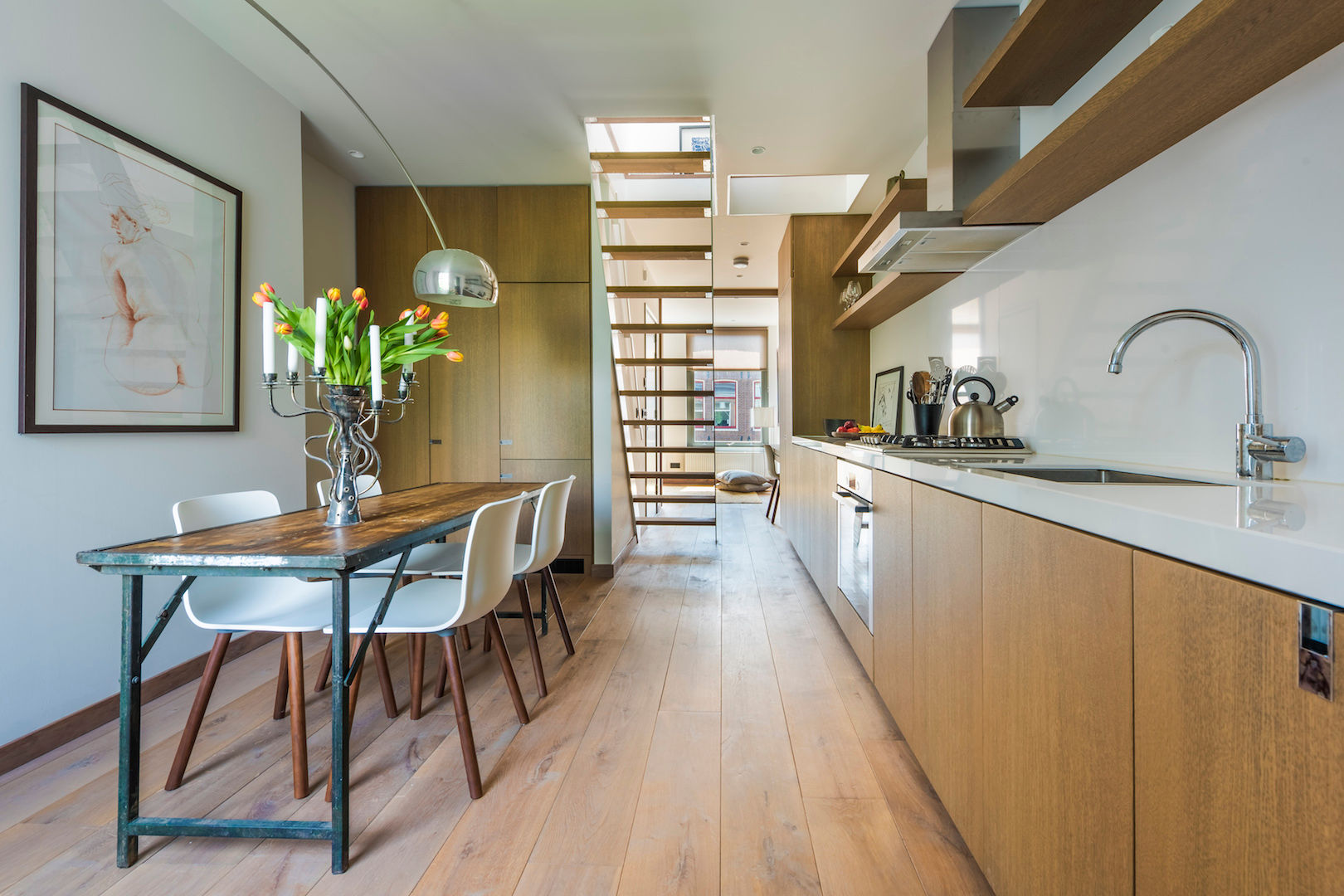 Kitchen & dining area Deirdre Renniers Interior Design Minimalist kitchen