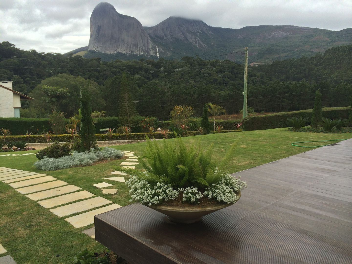 Residencia de Montanha LFC . Pedra Azul - ES, Carlos Eduardo de Lacerda Arquitetura e Planejamento Carlos Eduardo de Lacerda Arquitetura e Planejamento Halaman depan