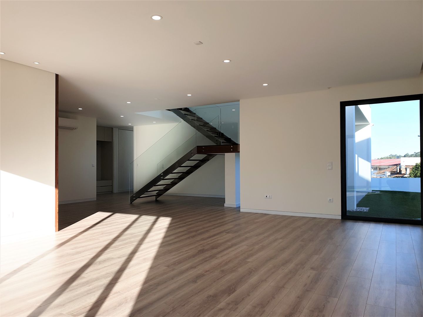 CASA MOREIRA Jesus Correia Arquitecto Modern dining room