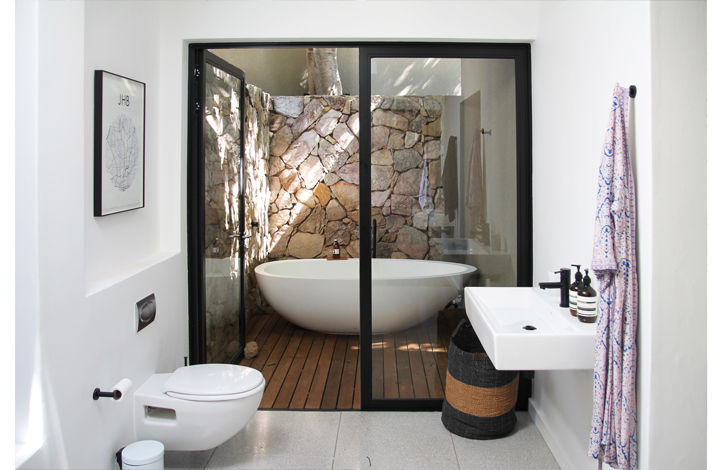 Main Bathroom Metaphor Design Minimalist style bathroom Aluminium/Zinc