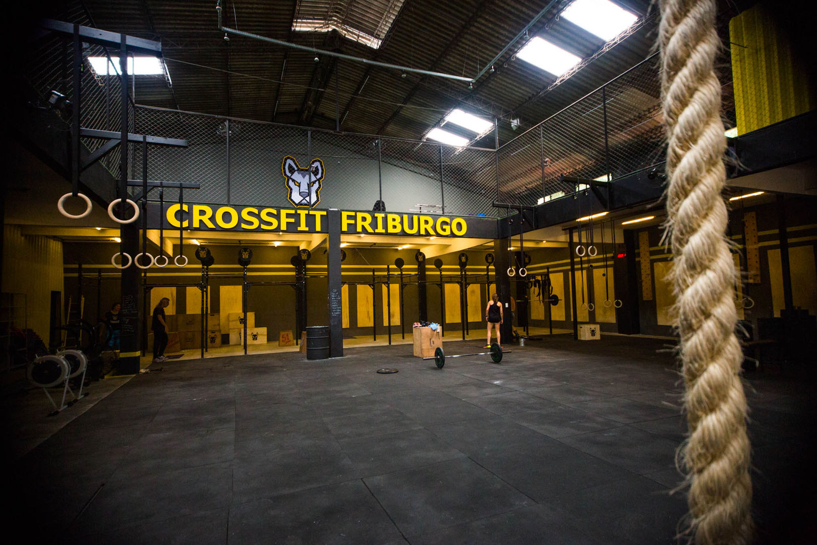 CROSSFIT FRIBURGO DV ARQUITETURA Espaços comerciais Espaços comerciais