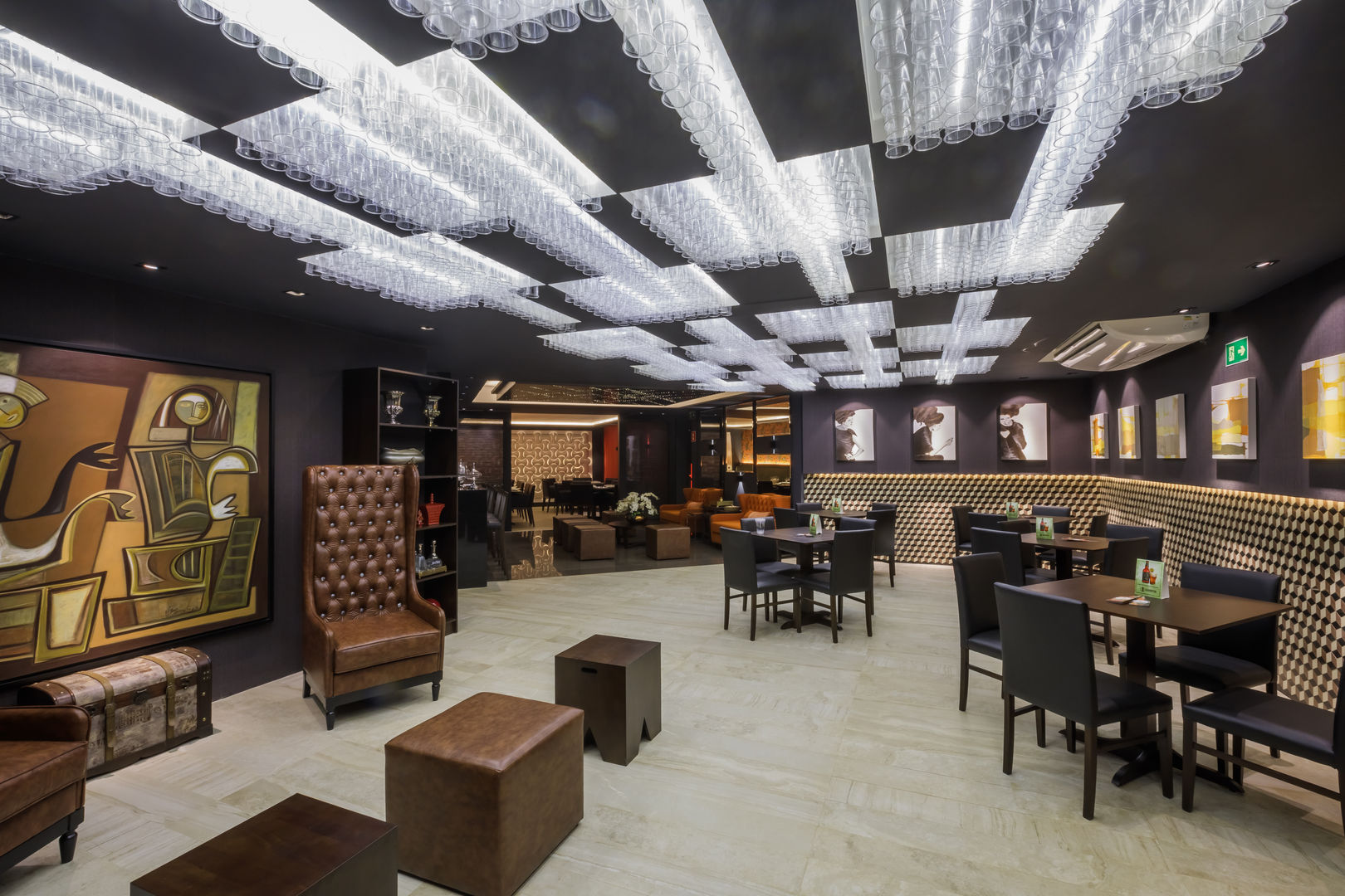 Soho Resto & Lounge Bar: arquitetura, arte e iluminação na alta cozinha, Estúdio Luciana Zamecki Estúdio Luciana Zamecki Espacios comerciales Restaurantes
