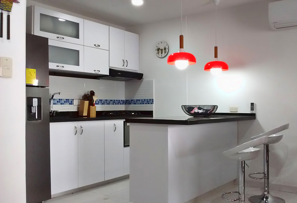 Cocinas Básicas, Remodelar Proyectos Integrales Remodelar Proyectos Integrales ครัวบิลท์อิน ไม้เอนจิเนียร์ Transparent