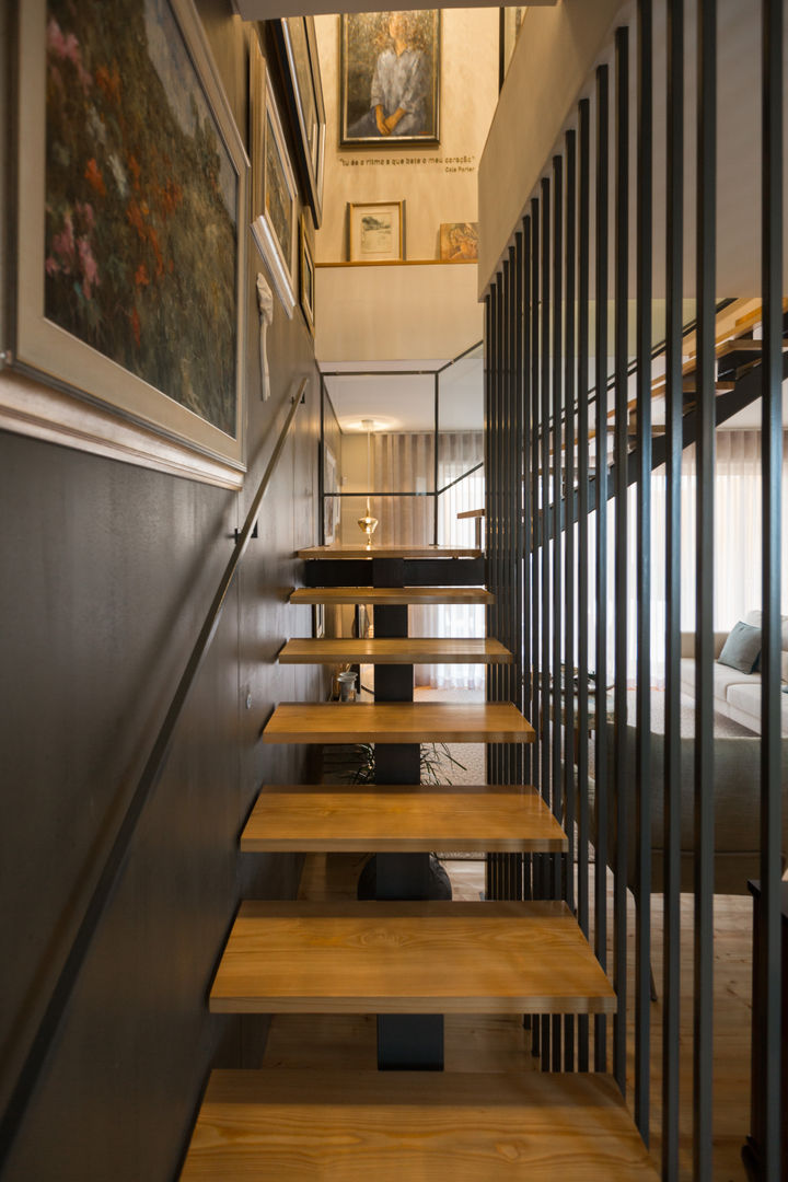 Escadaria - Moradia em Leça da Palmeira - SHI Studio Interior Design ShiStudio Interior Design Escadas