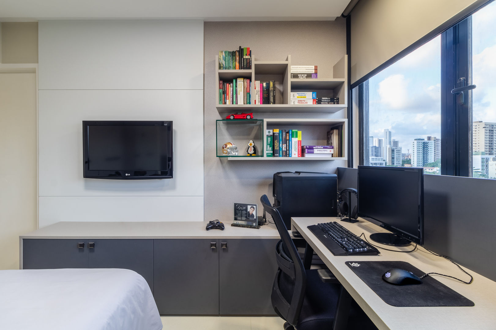 Reforma em Apartamento com toque classico e moderno, em tons claros, Arquitetura Sônia Beltrão & associados Arquitetura Sônia Beltrão & associados Bedroom MDF