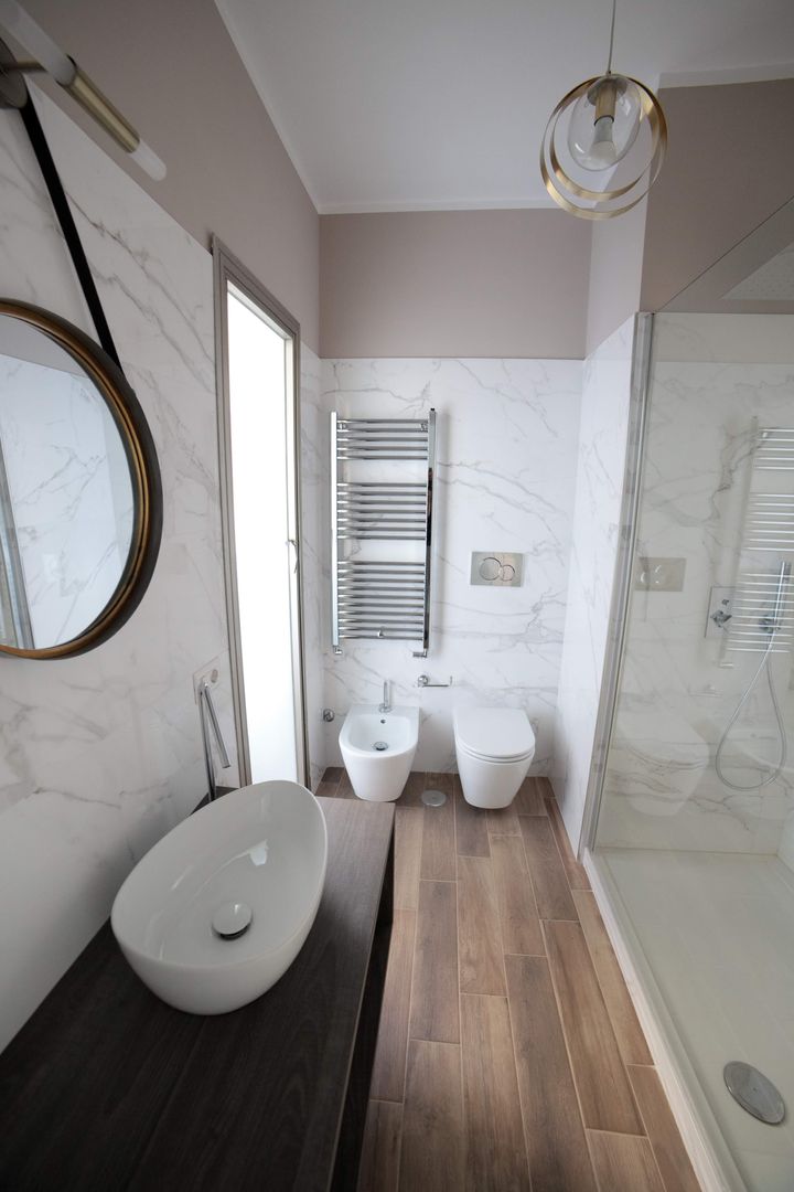 Bagno Minimal con doccia walk inn Omnia Multiservizi - Roma Invest Bagno in stile asiatico Tavolo,Proprietà,Mobilia,Edificio,apparecchio,Di legno,Interior design,Casa,Porta,Pavimentazione