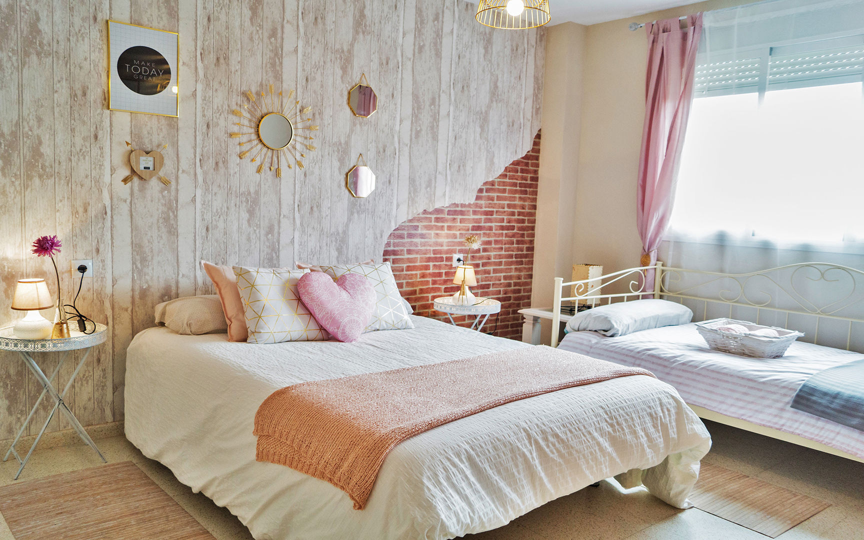 Habitación Rosé, Housing & Colours Housing & Colours Bedroom سلور / گولڈ