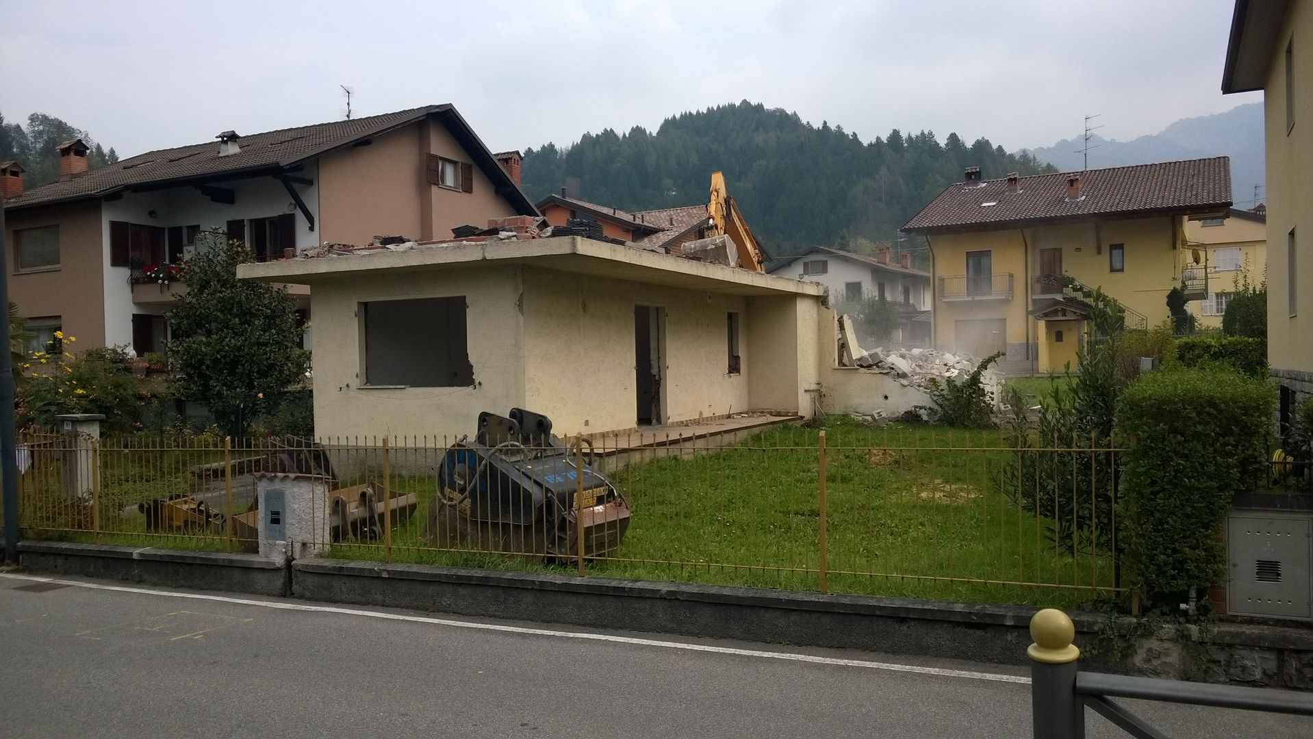 Casa in legno - provincia di Bergamo, BENDOTTI ZAMBONI Tecnici Associati BENDOTTI ZAMBONI Tecnici Associati Biệt thự