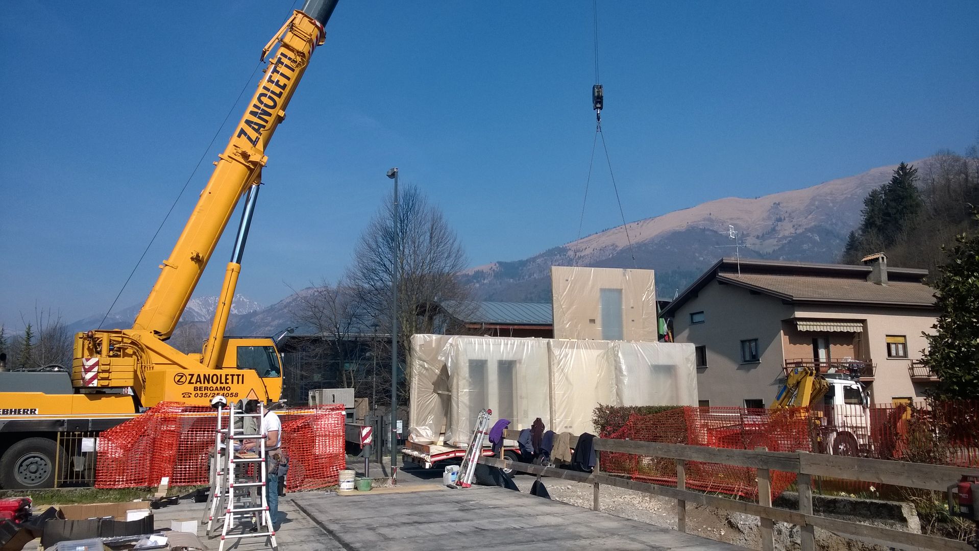 Casa in legno - provincia di Bergamo, BENDOTTI ZAMBONI Tecnici Associati BENDOTTI ZAMBONI Tecnici Associati Chalés e casas de madeira