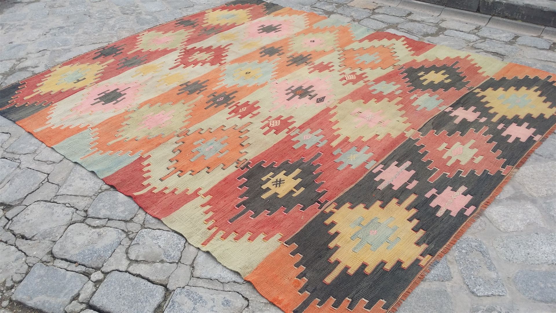 Vintage Sivas Kilim Rug Heritage Nomadic Art Gallery Interior garden صوف Orange vintage kilim,kilim rug,handmade rug,rug,kili,carpet,boho rug,boho kilim,home decor,decorative rug,Interior landscaping