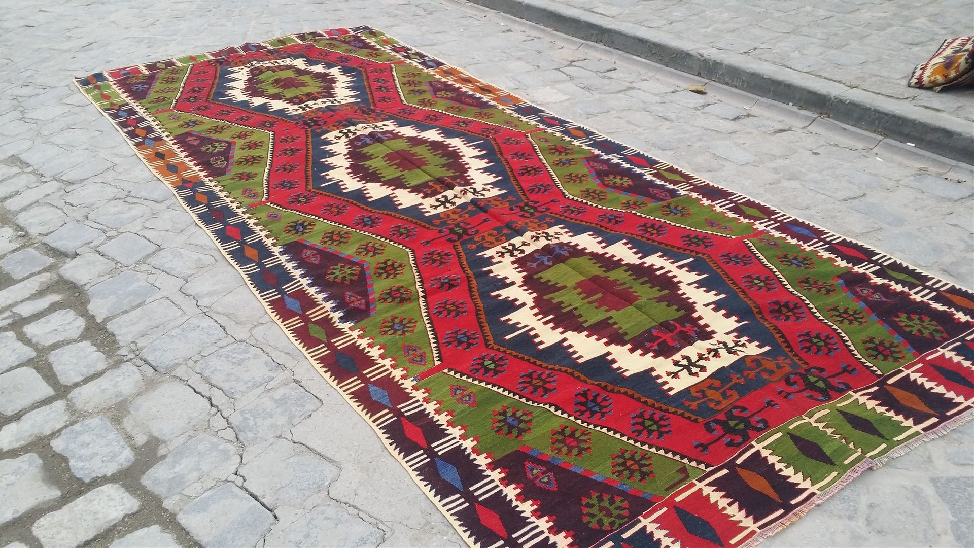 Vintage Nigde Kilim Rug Heritage Nomadic Art Gallery Interior garden Cotton Red Interior landscaping