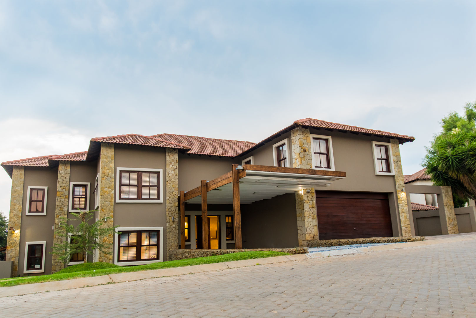 The Williams Residence in Ruimsig Country Estate , TOP CENTRE PROPERTIES GROUP (PTY) LTD TOP CENTRE PROPERTIES GROUP (PTY) LTD Casa coloniale