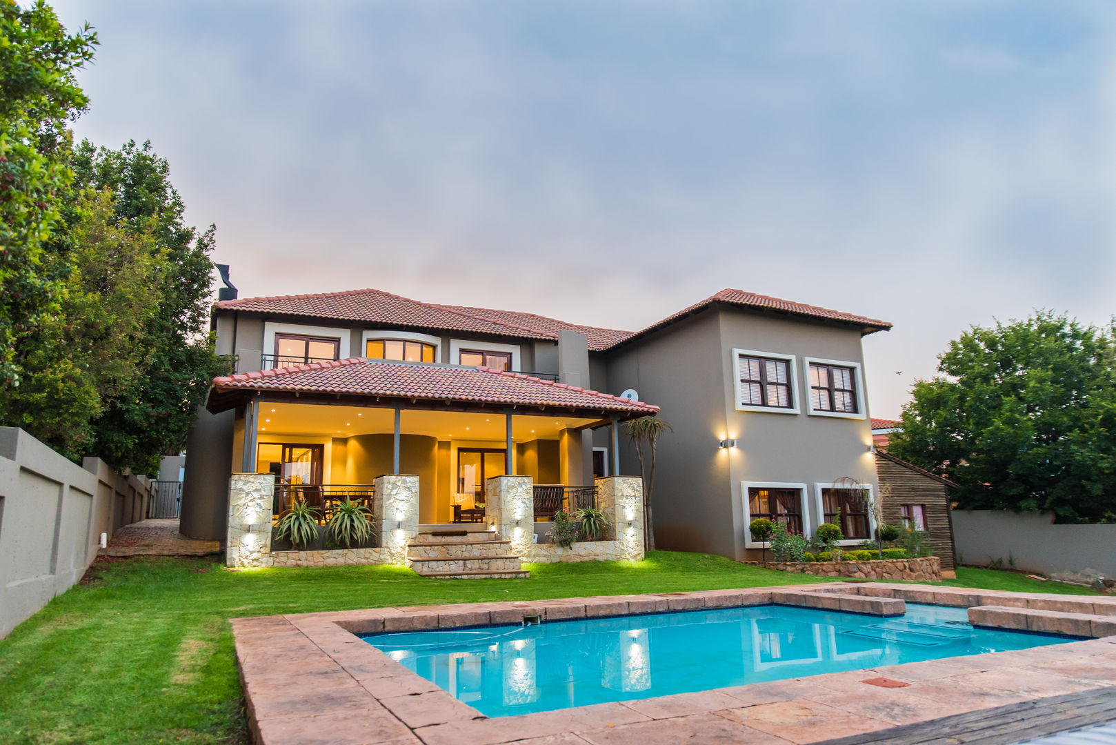 The Williams Residence in Ruimsig Country Estate , TOP CENTRE PROPERTIES GROUP (PTY) LTD TOP CENTRE PROPERTIES GROUP (PTY) LTD Casas de estilo colonial