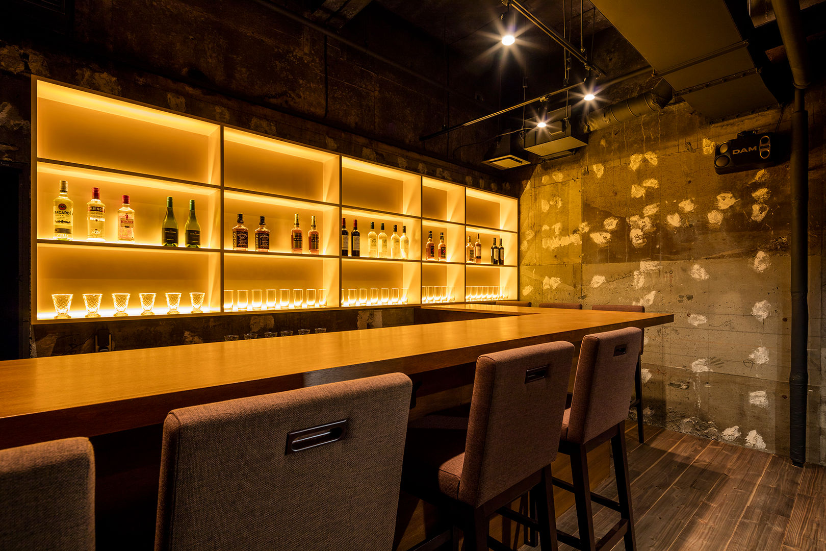Underground BAR in Yoga, PODA PODA Commercial spaces Plywood Bars & clubs