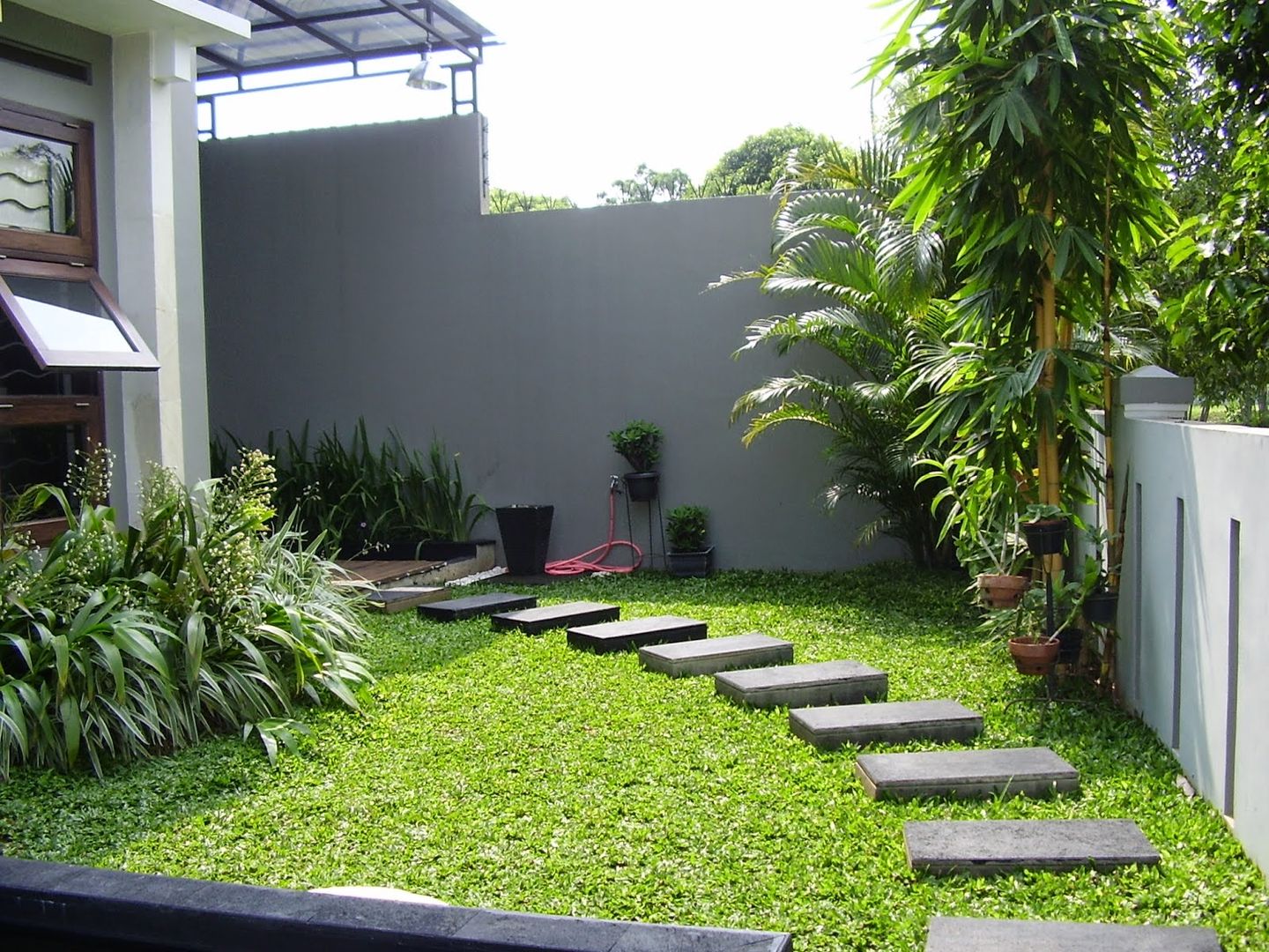 Tukang Taman Surabaya Barat - Taman Minimalis Modern, Tukang Taman Surabaya - flamboyanasri Tukang Taman Surabaya - flamboyanasri Gartenteich