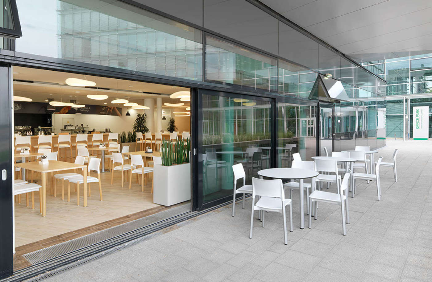 Design Restaurant am Flughafen Wien, archipur Architekten aus Wien archipur Architekten aus Wien مساحات تجارية مطاعم