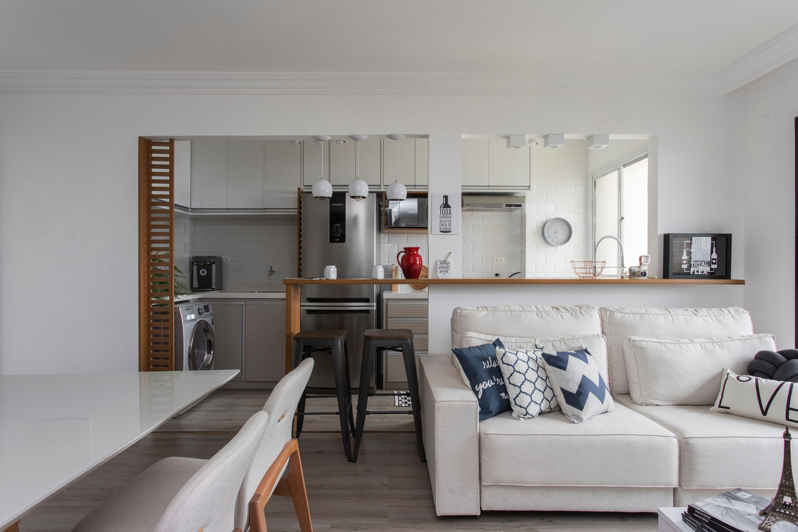 Reforma de apartamento de jovem casal , Studio Elã Studio Elã Scandinavian style living room Concrete