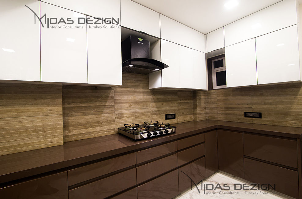 4BHK, Next to Amitabh Bachchan's Bunglow, Midas Dezign Midas Dezign Cocinas de estilo moderno