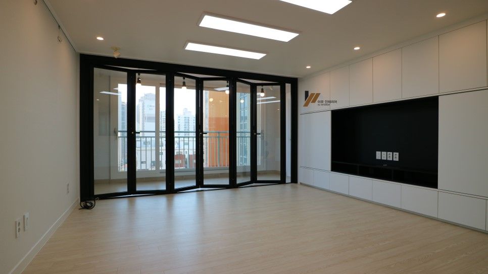 염창동 강변힐스테이트, interior 이유 interior 이유 Modern living room