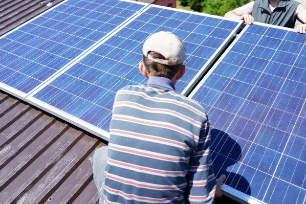 Instalación de panel solar Grupo MCB Espacios comerciales Edificios de oficinas