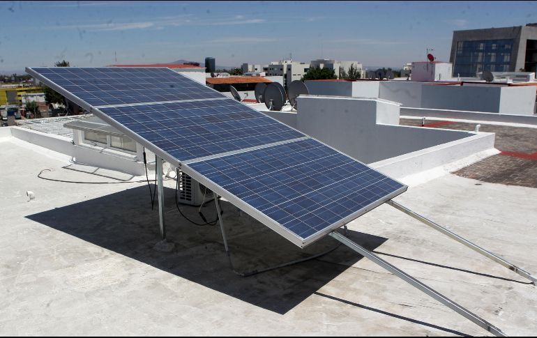 Instalación de paneles Grupo MCB Espacios comerciales paneles solares,paneles fotovoltaico,Edificios de Oficinas