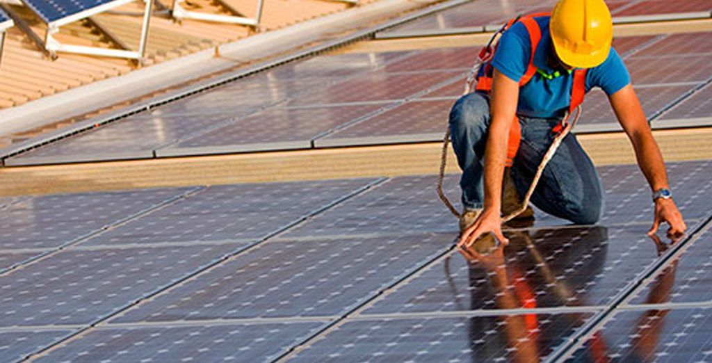 Instalación de sistema fotovoltaico Grupo MCB Espacios comerciales panel solar,Edificios de Oficinas