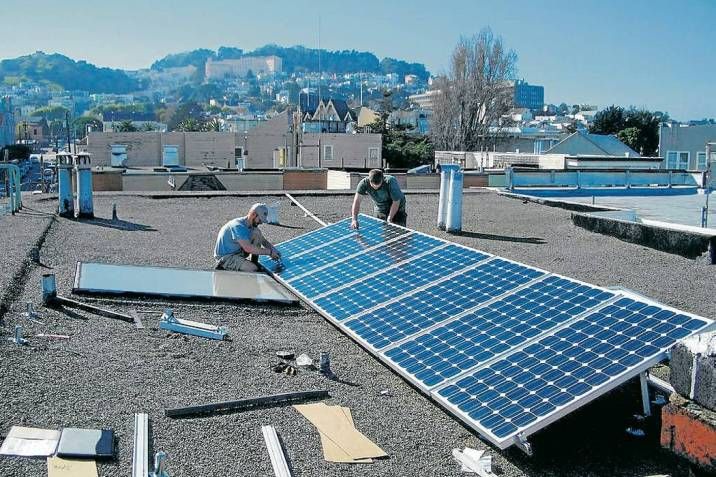 Instalación de panel solar Grupo MCB Espacios comerciales Edificios de Oficinas