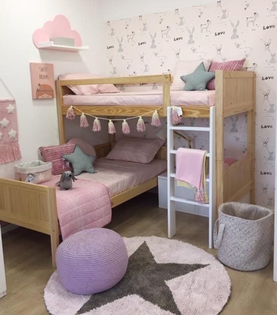 homify Stanza dei bambini moderna Legno Effetto legno Letti & Culle