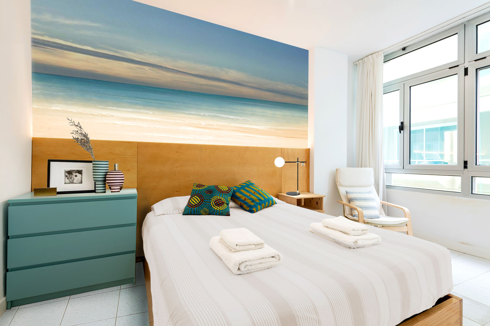 Reforma de vivienda vacacional, Sorimba Beach, SMLXL-design SMLXL-design Phòng ngủ phong cách tối giản