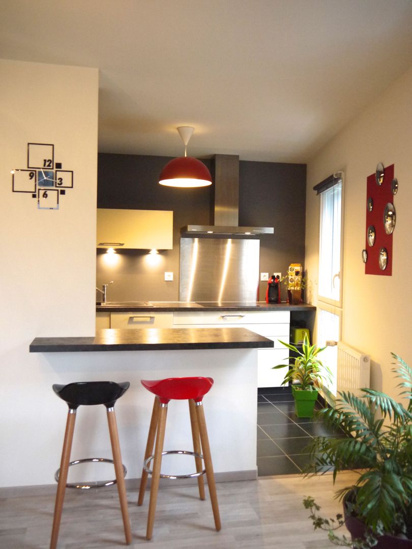 INSPIRATION CINÉMA , MIINT - design d'espace & décoration MIINT - design d'espace & décoration ห้องครัวขนาดเล็ก