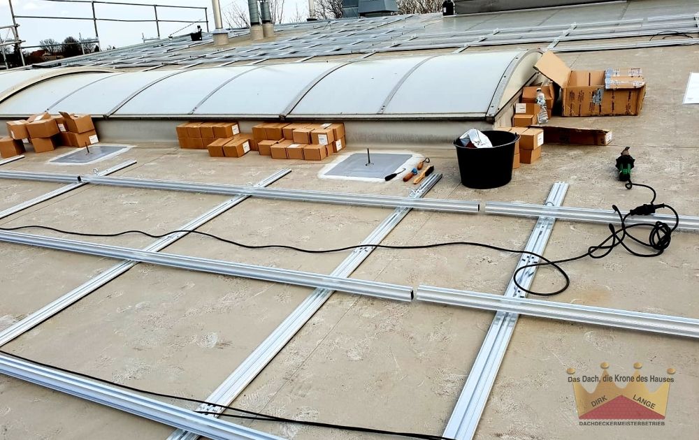 Februar 2019 | Photovoltaikanlage in Leopoldshöhe, Dachdeckermeisterbetrieb Dirk Lange Dachdeckermeisterbetrieb Dirk Lange Flat roof