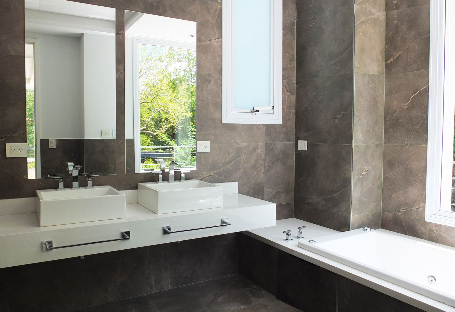 Casa en Abril Club de Campo, Estudio Machelett Estudio Machelett Modern style bathrooms