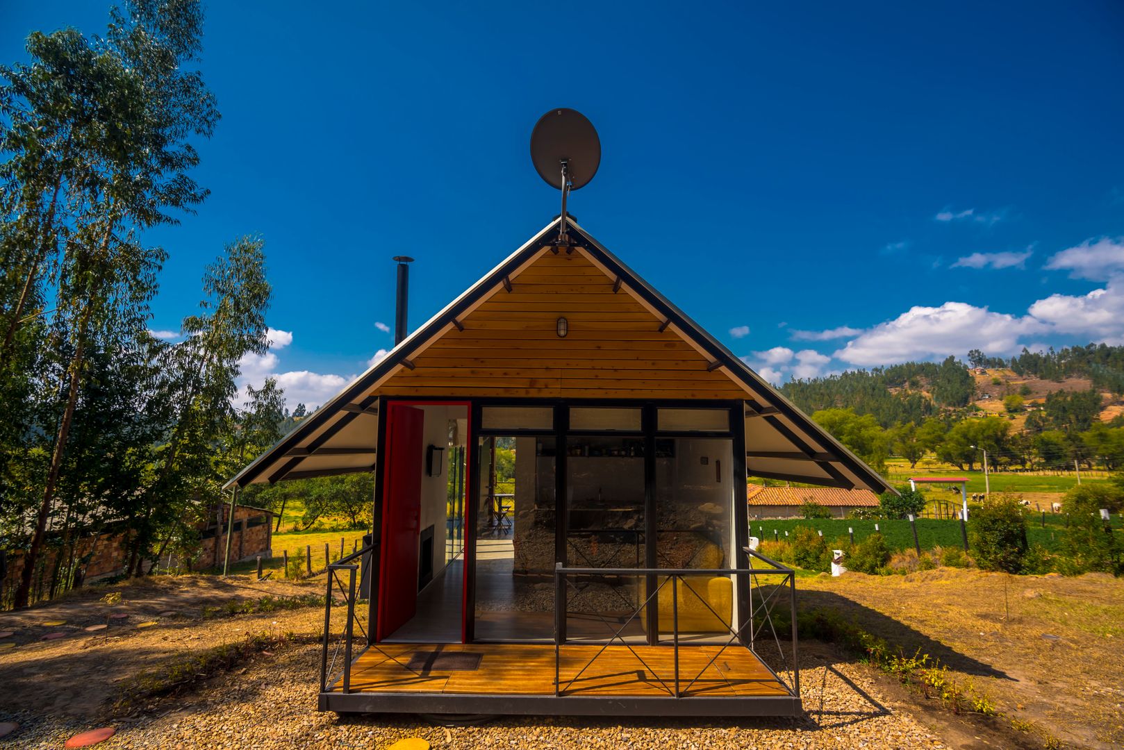 Refugio Toibita, Camacho Estudio de Arquitectura Camacho Estudio de Arquitectura Casa passiva Legno composito Trasparente