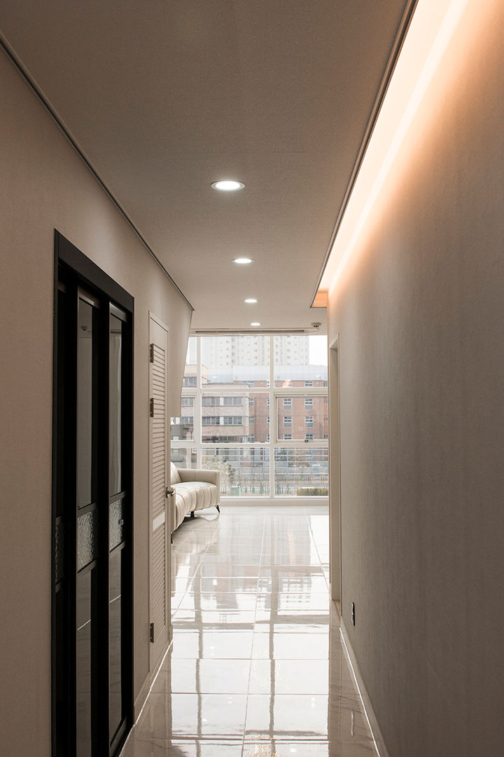 시흥시 배곧(정왕동 2450) 상가주택, AAG architecten AAG architecten Modern corridor, hallway & stairs چپس بورڈ