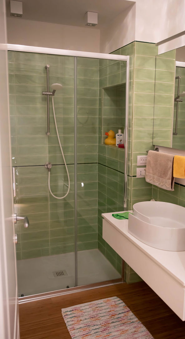 Quadrilocale in centro a Milano, Silvia Lagori Architetto Silvia Lagori Architetto Modern bathroom بانس Green