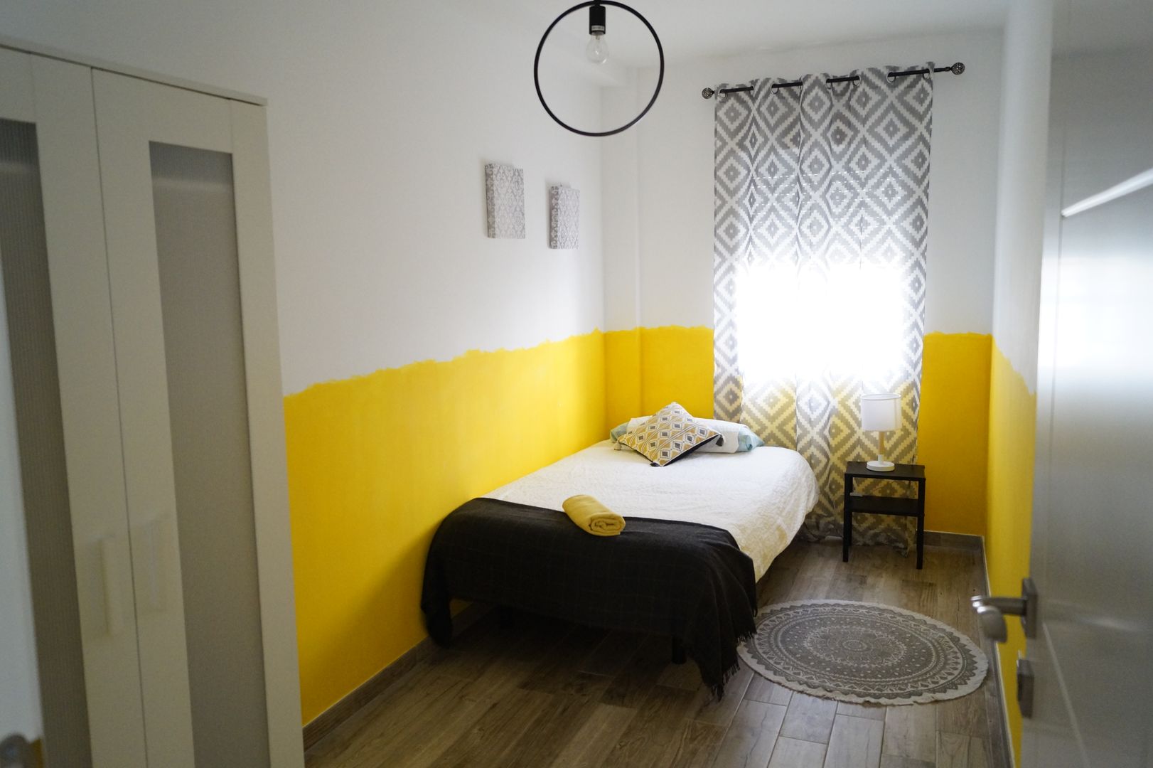 Dormitorio individual Housing & Colours Dormitorios minimalistas