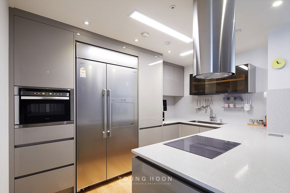 50평형 잠실트리지움 아파트인테리어 _ 파스텔톤의 포인트 컬러로 꾸며진 러블리 하우스, 영훈디자인 영훈디자인 Modern kitchen