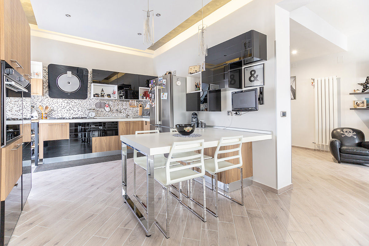 Ristrutturazione appartamento di 120 mq ad Avellino, Facile Ristrutturare Facile Ristrutturare Cocinas de estilo industrial