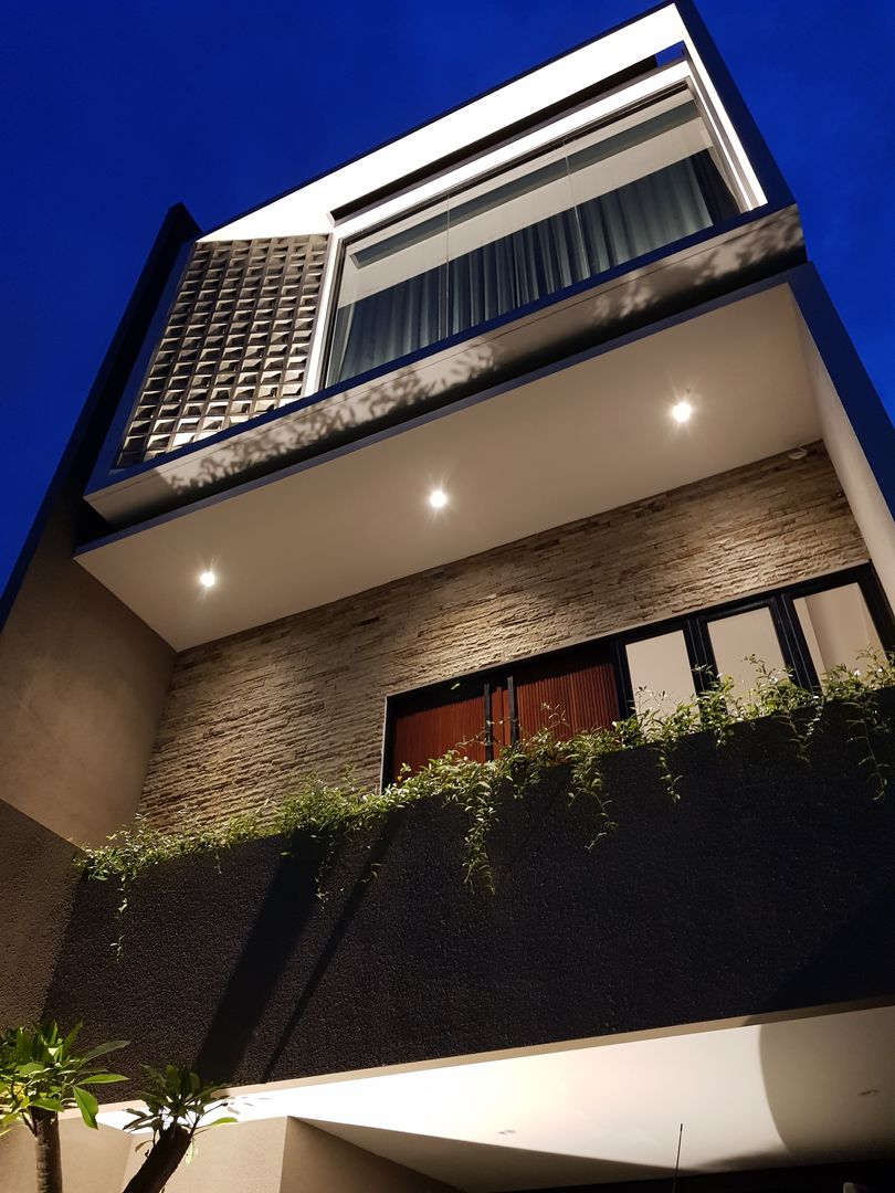 Rumah Janur asri VI kelapa gading, qic arsitek qic arsitek Minimalist houses