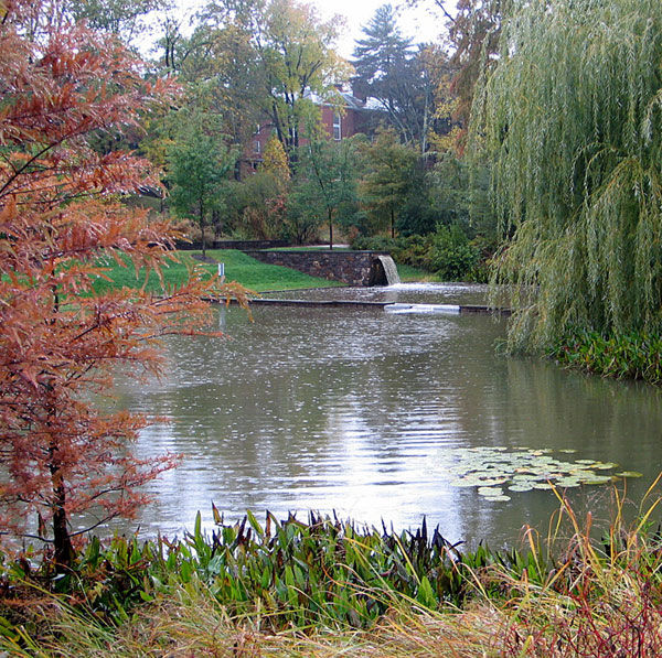 homify Klassischer Garten