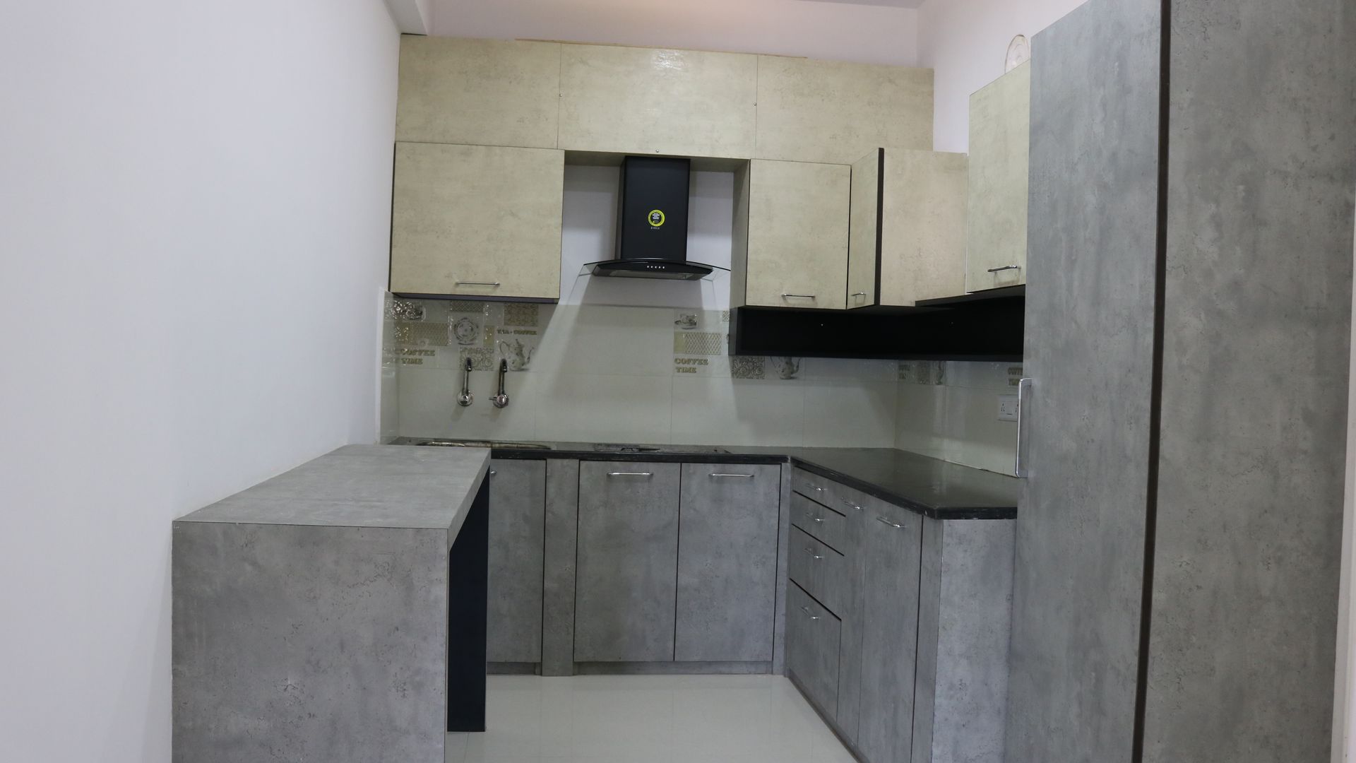 Mr Lidhin & Sona - Greenspace Hyve - 3BHK - Hyderabad, Enrich Interiors & Decors Enrich Interiors & Decors وحدات مطبخ