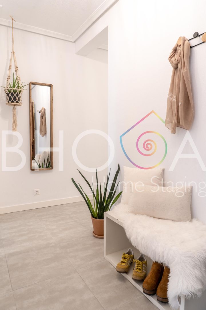 Calle Churruca, Bhoga Home Staging Bhoga Home Staging 모던스타일 복도, 현관 & 계단