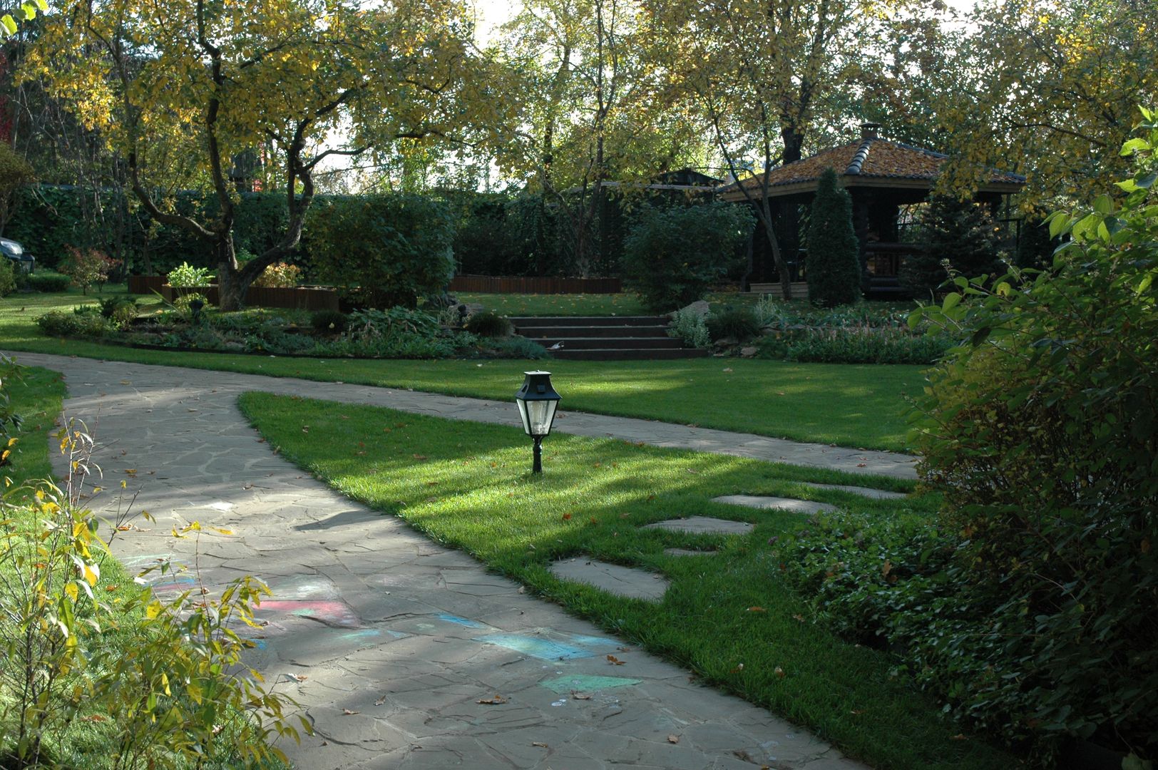 Вокалист 01 В единении с природой, ООО GeoGraffiti ООО GeoGraffiti Minimalist style garden