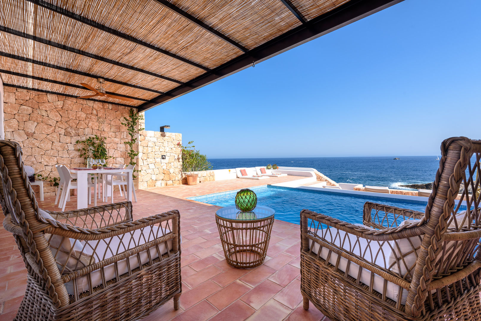 homify Mediterranean style balcony, porch & terrace