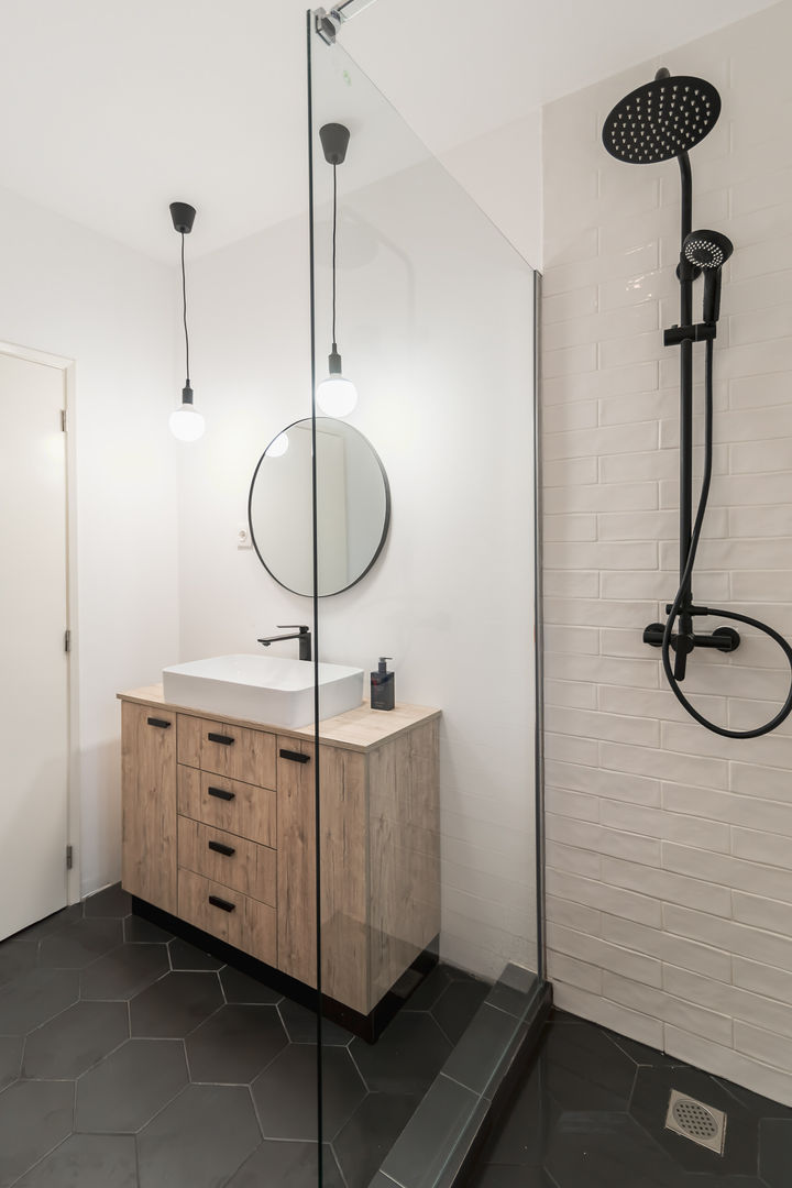 Reabilitação dos interiores em Casa de Campo, Rima Design Rima Design Scandinavian style bathroom